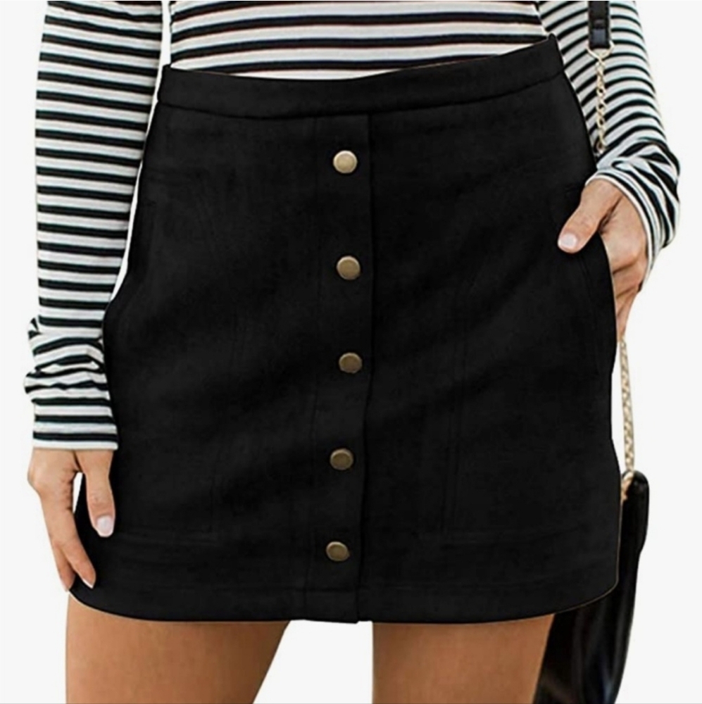 Black Mini Skater Skirt for Casual Wear